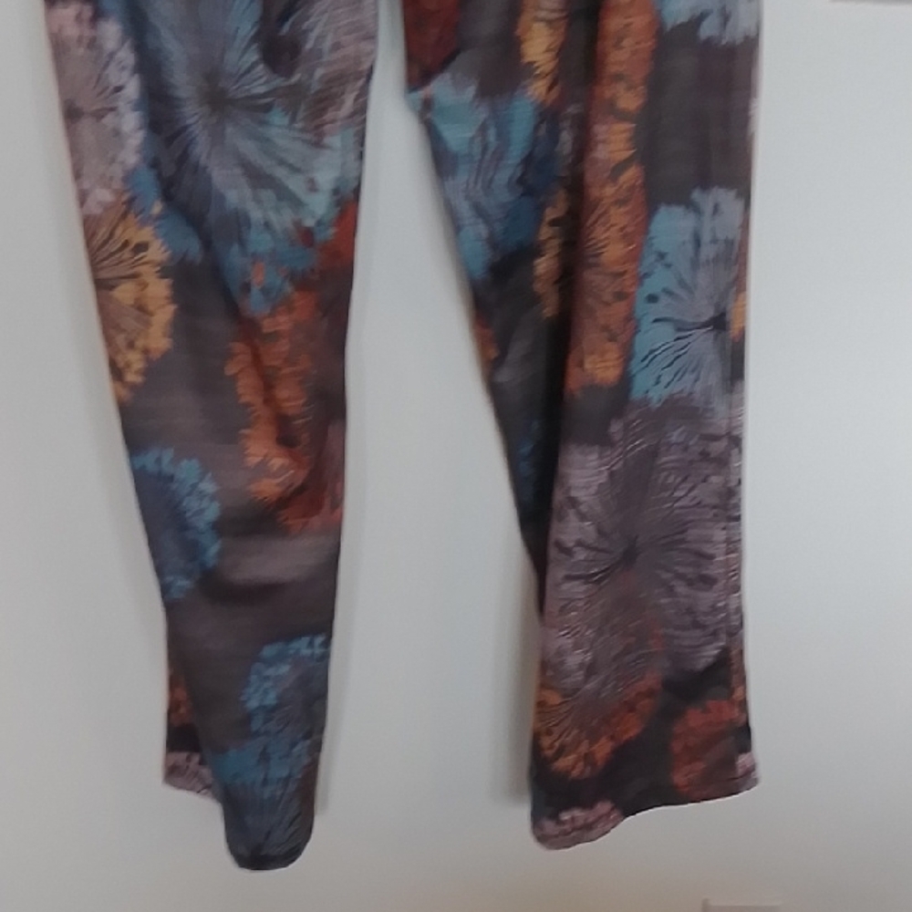 Colorful Floral Patterned Pants - Picture 8 of 8